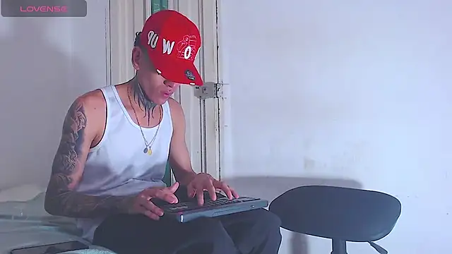 Snapshot of gabriel_reyes21 chatting on 08/01/26, 11:47 gabriel reyes21 online show from 08/01/26, 11:47