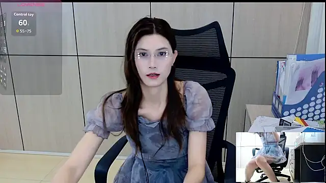 Snapshot of zhen-68 chatting on 05/31/26, 02:20 zhen-68 online show from 05/31/26, 02:20