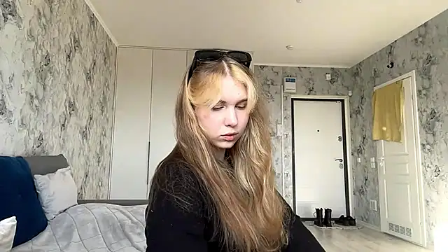 ShariLappas online show from 03/12/26, 01:06