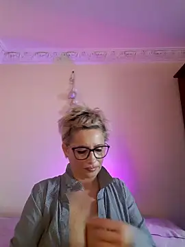 LunaBlaise online show from 04/12/26, 07:02