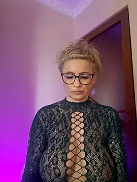 LunaBlaise online show from 05/16/26, 06:21
