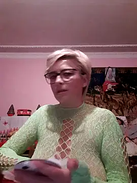 Snapshot of LunaBlaise chatting on 06/18/26, 05:50 LunaBlaise online show from 06/18/26, 05:50