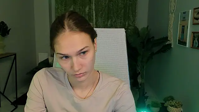 Snapshot of Sweet_Emilya chatting on 03/02/26, 11:00 Sweet Emilya online show from 03/02/26, 11:00