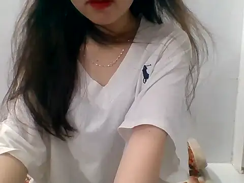 Snapshot of kiraa-007 chatting on 05/11/26, 01:06 kiraa-007 online show from 05/11/26, 01:06