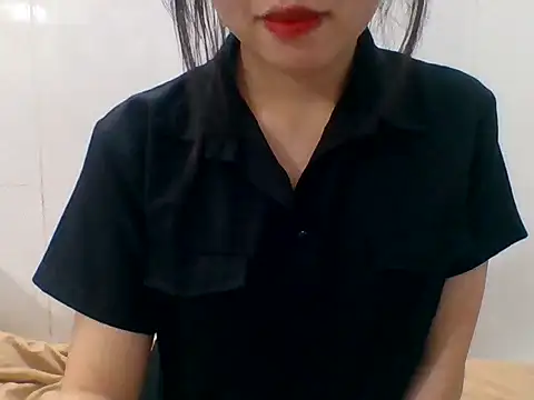Snapshot of kiraa-007 chatting on 06/03/26, 04:12 kiraa-007 online show from 06/03/26, 04:12