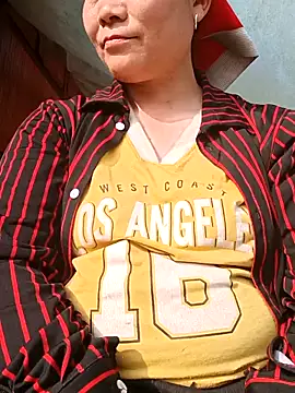 Snapshot of Lindxx-hot chatting on 03/03/26, 01:34 Lindxx-hot online show from 03/03/26, 01:34