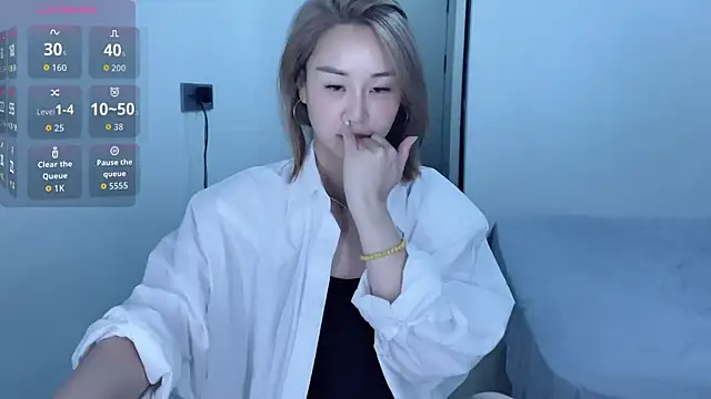 xiaolu-686 online show from 04/13/26, 02:55