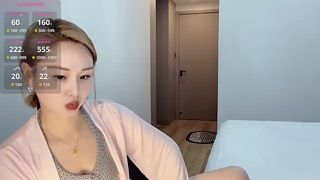 xiaolu-686 online show from 05/06/26, 02:55