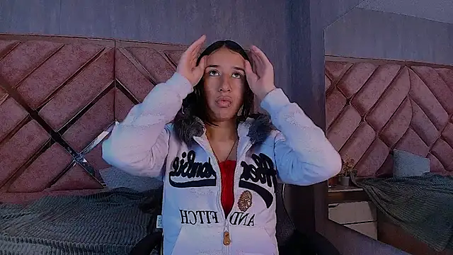 LilyRossi  online show from 04/18/26, 12:53