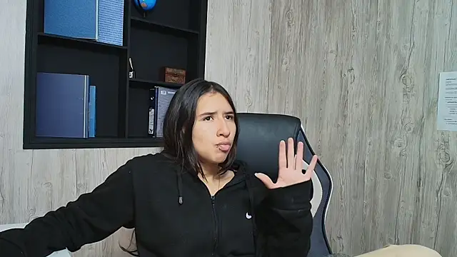 LilyRossi  online show from 04/28/26, 01:16