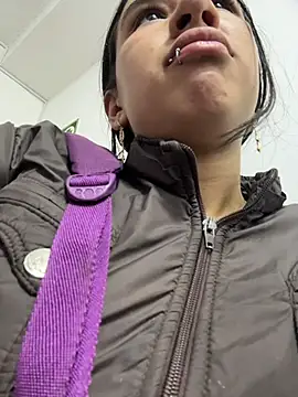 Snapshot of LilyRossi_ chatting on 07/17/26, 12:34 LilyRossi online show from 07/17/26, 12:34