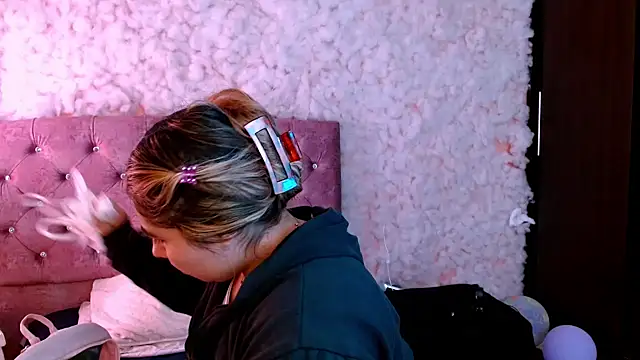 Sofiazaf  online show from 04/11/26, 12:42