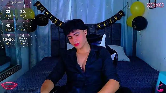 Snapshot of Dantekent chatting on 07/16/26, 12:44 Dantekent online show from 07/16/26, 12:44