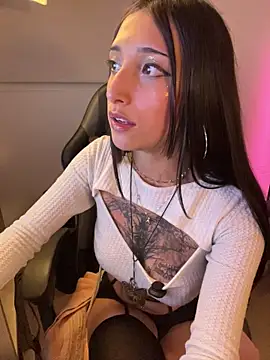 evabellee  online show from 03/17/26, 12:48