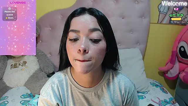 Sophiiee Gray online show from 05/08/26, 01:44