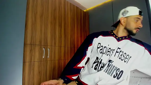 massimo visconti online show from 04/06/26, 03:46