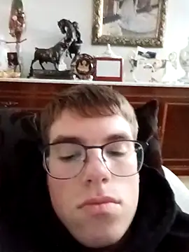 Snapshot of Alejandro27003 chatting on 03/03/26, 03:40 Alejandro27003 online show from 03/03/26, 03:40