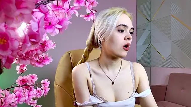 Snapshot of Bambi_Bloom chatting on 03/04/26, 05:13 Bambi Bloom online show from 03/04/26, 05:13