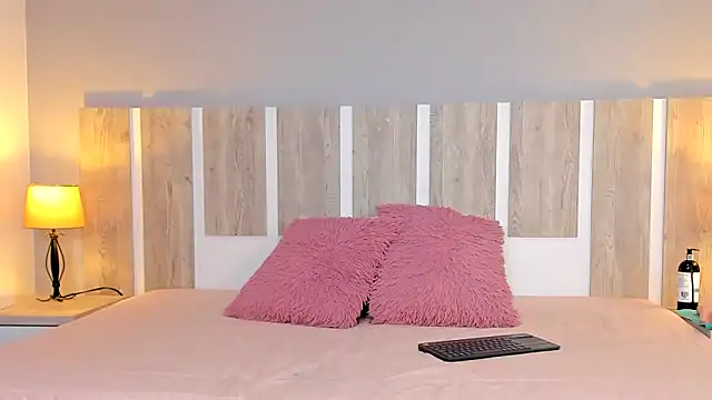 EmilySearss online show from 04/02/26, 07:22