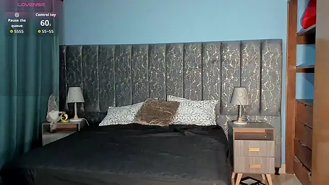 Samantha Velle online show from 04/17/26, 01:36