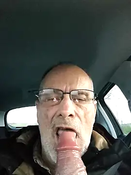 Snapshot of lui8181 chatting on 03/13/26, 06:03 lui8181 online show from 03/13/26, 06:03