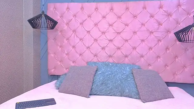 SARA HORNY- online show from 04/09/26, 03:17