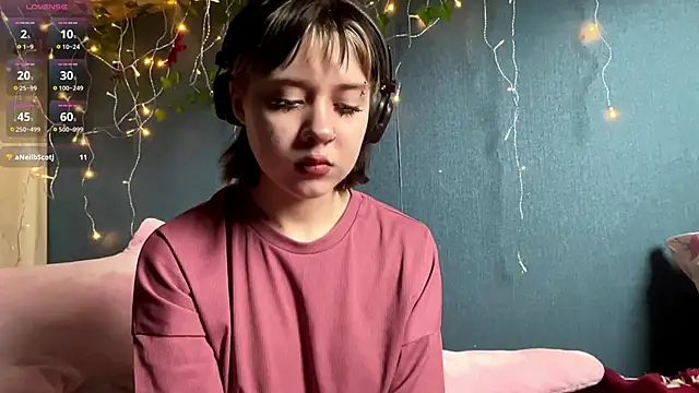 AueshaSimon online show from 04/11/26, 05:12