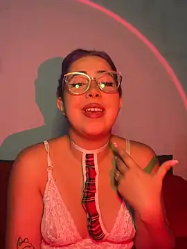 Snapshot of lorettaivonne chatting on 03/02/26, 01:40 lorettaivonne online show from 03/02/26, 01:40