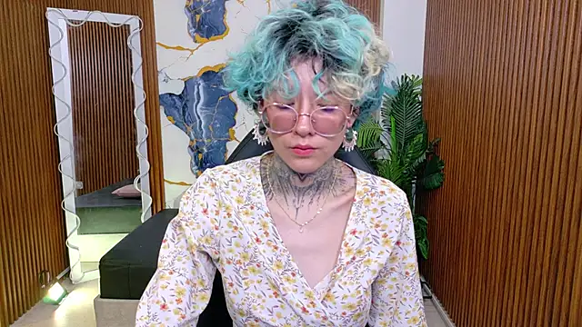 Lyra tay online show from 05/27/26, 08:06
