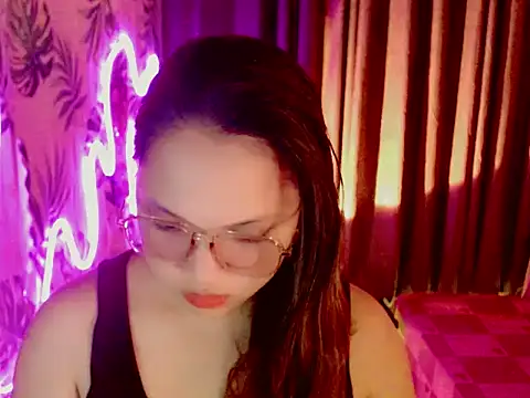 Snapshot of Sweet_coleen chatting on 04/13/26, 01:16 Sweet coleen online show from 04/13/26, 01:16
