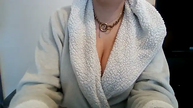 Snapshot of StaceyXOXO chatting on 04/11/26, 10:30 StaceyXOXO online show from 04/11/26, 10:30