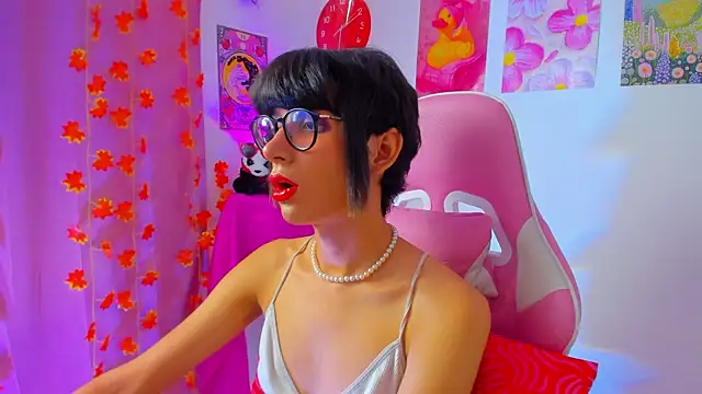 Madeline 21 online show from 04/10/26, 12:10