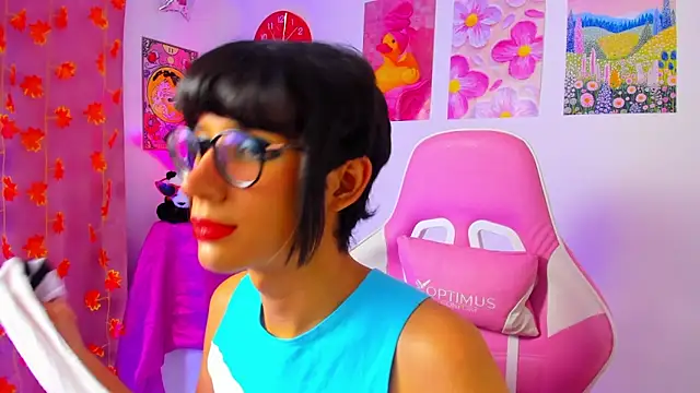 Madeline 21 online show from 04/17/26, 12:08