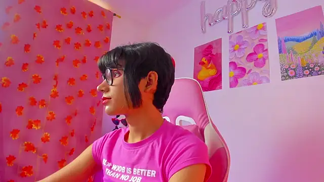 Madeline 21 online show from 04/18/26, 12:20