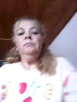 momismilf544 online show from 04/17/26, 02:53