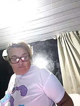 momismilf544 online show from 04/21/26, 03:35