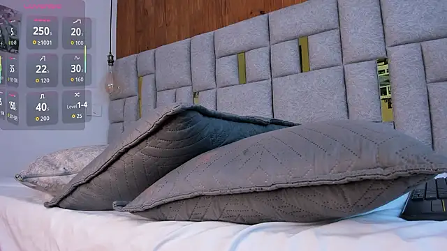 camilaa smith  online show from 03/12/26, 07:31