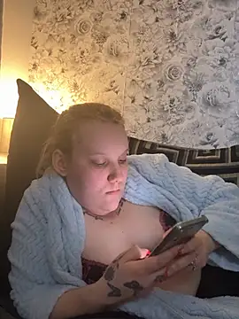 Snapshot of SassieBlondie chatting on 03/03/26, 06:03 SassieBlondie online show from 03/03/26, 06:03