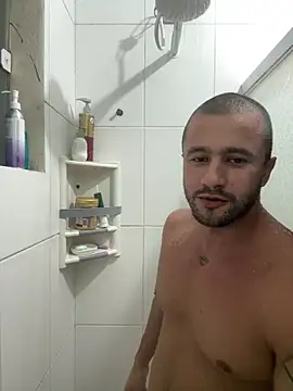 Snapshot of Romaninho chatting on 04/16/26, 11:40 Romaninho online show from 04/16/26, 11:40