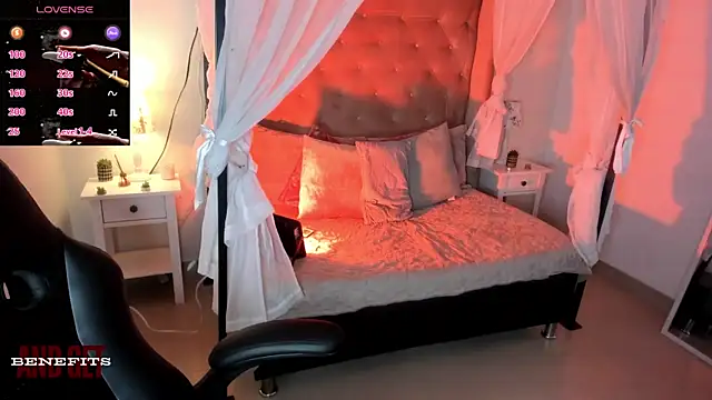 Raven Dooll online show from 03/24/26, 08:25