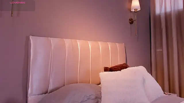 Agata Laurent  online show from 03/13/26, 12:12