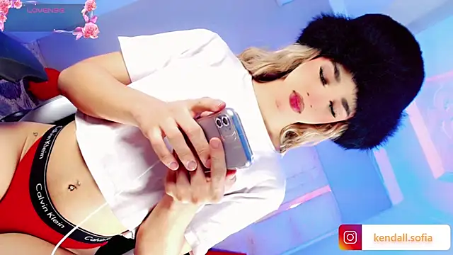 Snapshot of Sophiaa_doll_ chatting on 04/24/26, 04:15 Sophiaa doll online show from 04/24/26, 04:15