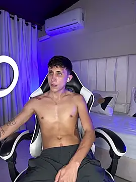 Snapshot of Rome_cortes chatting on 03/03/26, 10:26 Rome cortes online show from 03/03/26, 10:26