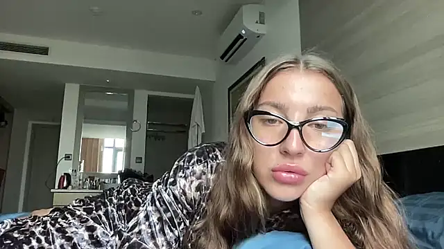 Kit kata online show from 04/13/26, 11:43