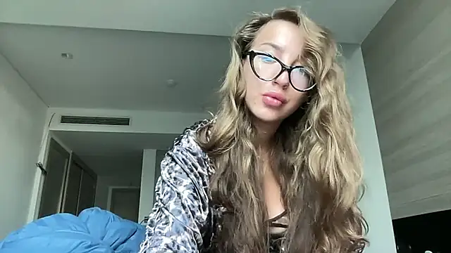 Kit kata online show from 04/18/26, 11:49