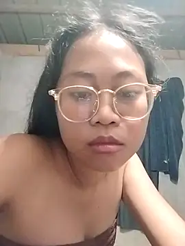 Snapshot of angelpinay44 chatting on 03/05/26, 03:52 angelpinay44 online show from 03/05/26, 03:52