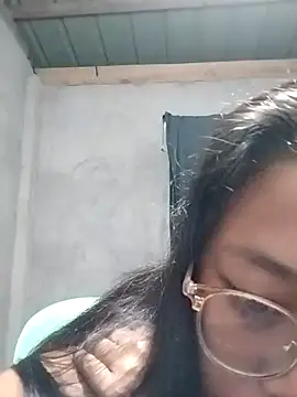 Snapshot of angelpinay44 chatting on 03/07/26, 06:05 angelpinay44 online show from 03/07/26, 06:05