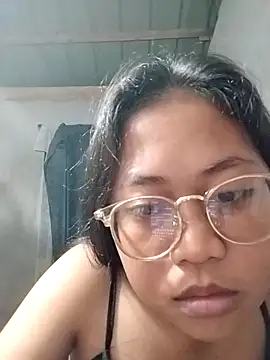 Snapshot of angelpinay44 chatting on 03/21/26, 11:59 angelpinay44 online show from 03/21/26, 11:59