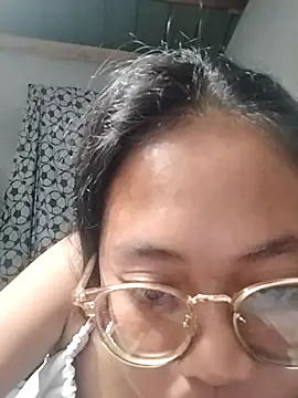 Snapshot of angelpinay44 chatting on 03/27/26, 07:46 angelpinay44 online show from 03/27/26, 07:46
