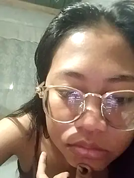 Snapshot of angelpinay44 chatting on 03/30/26, 03:35 angelpinay44 online show from 03/30/26, 03:35